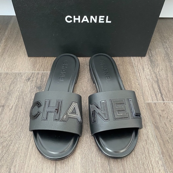 2023 CHANEL CHA NEL LOGO BLACK LEATHER FLAT SHOES SLIDES MULES 37 - Picture 7 of 16